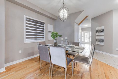 Photo 10 at 54 Woodbury Crescent, Summerhill Estates, Newmarket