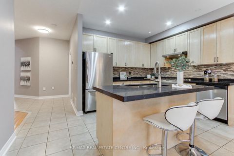 Photo 11 at 54 Woodbury Crescent, Summerhill Estates, Newmarket