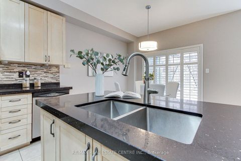 Photo 15 at 54 Woodbury Crescent, Summerhill Estates, Newmarket