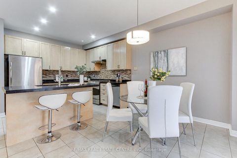 Photo 16 at 54 Woodbury Crescent, Summerhill Estates, Newmarket