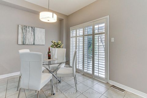 Photo 17 at 54 Woodbury Crescent, Summerhill Estates, Newmarket