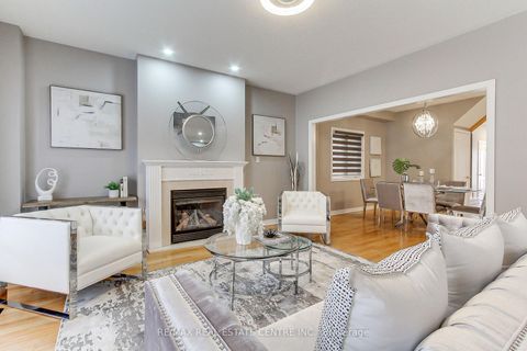 Photo 21 at 54 Woodbury Crescent, Summerhill Estates, Newmarket