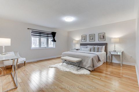 Photo 26 at 54 Woodbury Crescent, Summerhill Estates, Newmarket