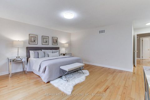 Photo 28 at 54 Woodbury Crescent, Summerhill Estates, Newmarket