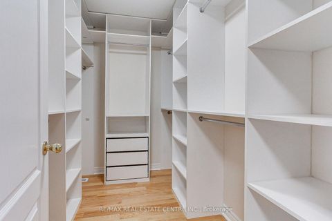 Photo 30 at 54 Woodbury Crescent, Summerhill Estates, Newmarket