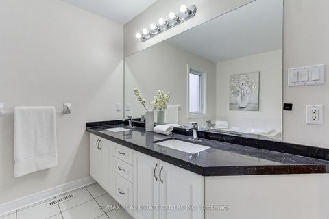 Photo 31 at 54 Woodbury Crescent, Summerhill Estates, Newmarket