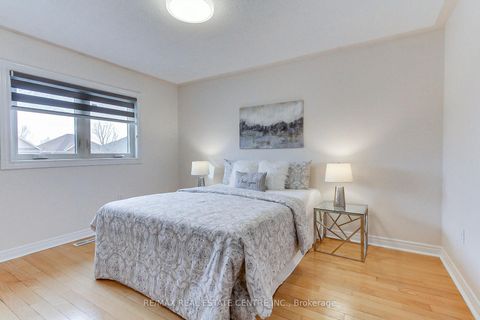 Photo 33 at 54 Woodbury Crescent, Summerhill Estates, Newmarket