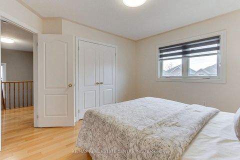 Photo 34 at 54 Woodbury Crescent, Summerhill Estates, Newmarket