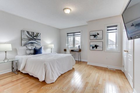 Photo 35 at 54 Woodbury Crescent, Summerhill Estates, Newmarket