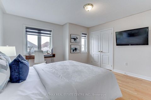 Photo 36 at 54 Woodbury Crescent, Summerhill Estates, Newmarket