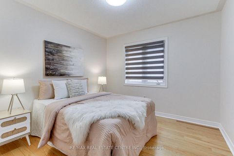 Photo 37 at 54 Woodbury Crescent, Summerhill Estates, Newmarket