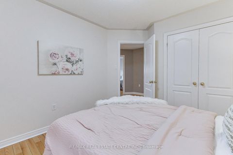 Photo 38 at 54 Woodbury Crescent, Summerhill Estates, Newmarket