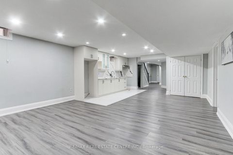 Photo 44 at 54 Woodbury Crescent, Summerhill Estates, Newmarket