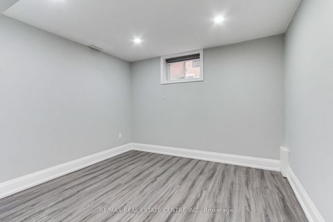 Photo 46 at 54 Woodbury Crescent, Summerhill Estates, Newmarket