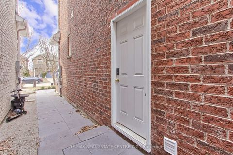 Photo 49 at 54 Woodbury Crescent, Summerhill Estates, Newmarket