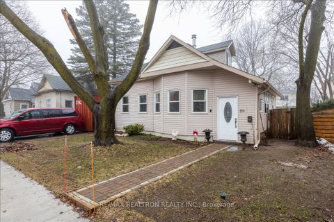 Photo 1 at 86 John Street, Sanford, Barrie