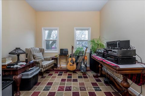 Photo 7 at 86 John Street, Sanford, Barrie