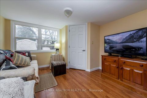 Photo 13 at 86 John Street, Sanford, Barrie