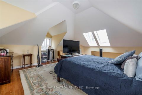 Photo 15 at 86 John Street, Sanford, Barrie