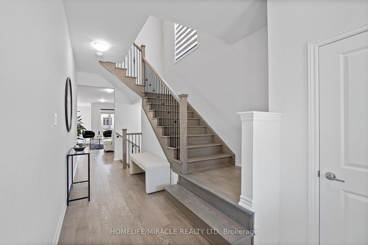 Photo 2 at 57 FERRAGINE Crescent, Bradford, Bradford West Gwillimbury