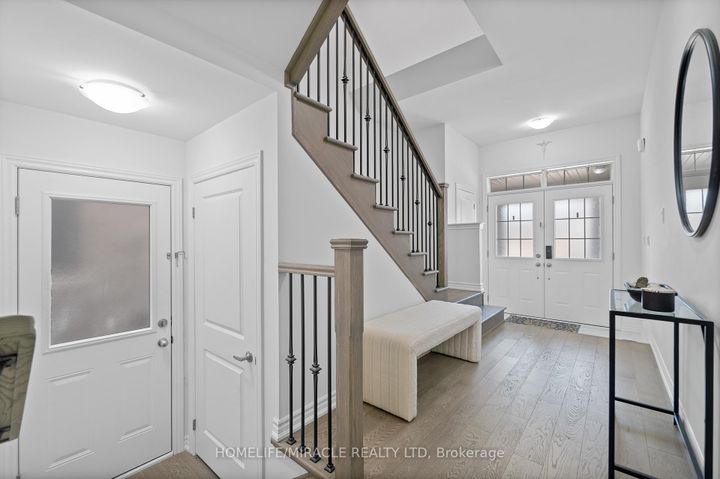 Photo 3 at 57 FERRAGINE Crescent, Bradford, Bradford West Gwillimbury