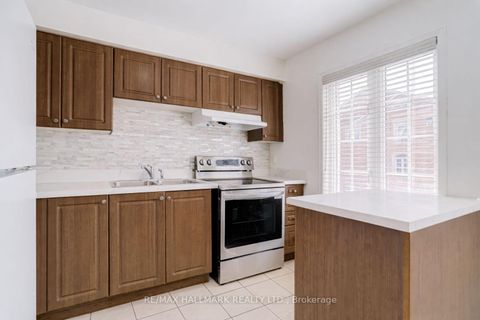 Photo 14 at 55 Ted Wray Circle, CFB, Toronto