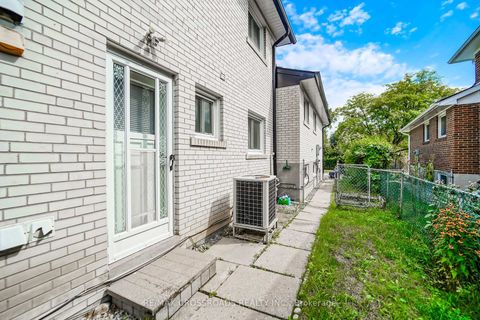Photo 3 at 8 Topaz Gate, Steeles, Toronto