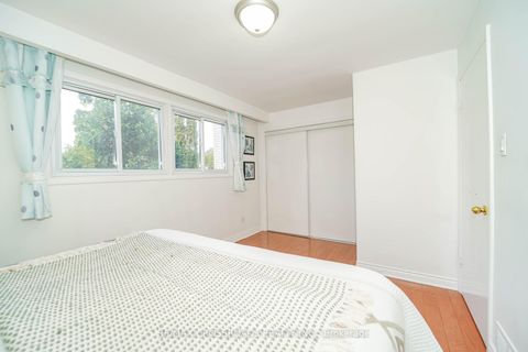 Photo 17 at 8 Topaz Gate, Steeles, Toronto