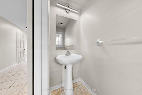 Photo 5 at 58 Coleridge Drive, Summerhill Estates, Newmarket