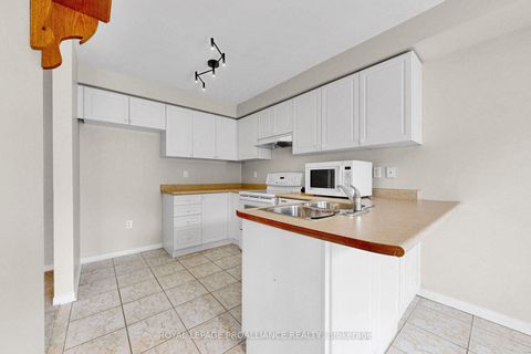 Photo 10 at 58 Coleridge Drive, Summerhill Estates, Newmarket