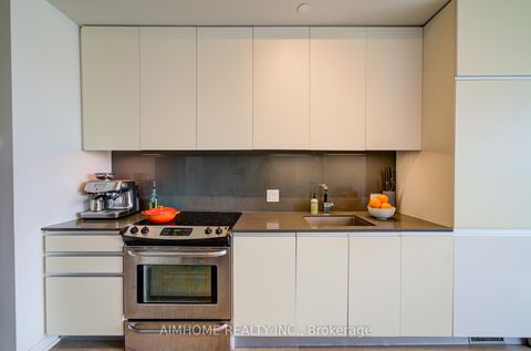 Photo 11 at 610 - 8 Gladstone Avenue, Little Portugal, Toronto