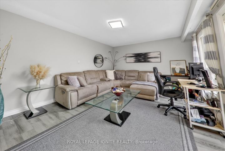 Photo 9 at 56 - 2 Dailing Gate, Malvern, Toronto