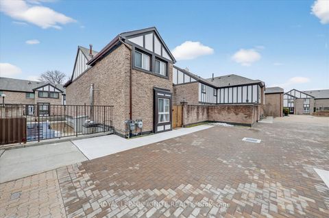 Photo 2 at 56 - 2 Dailing Gate, Malvern, Toronto