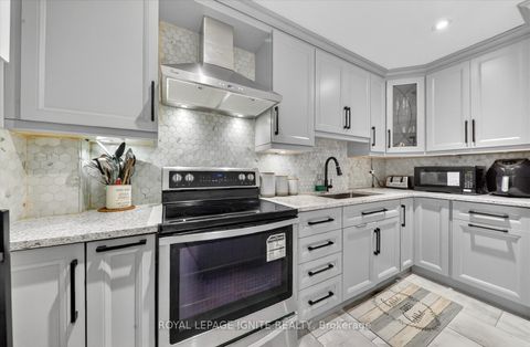 Photo 7 at 56 - 2 Dailing Gate, Malvern, Toronto