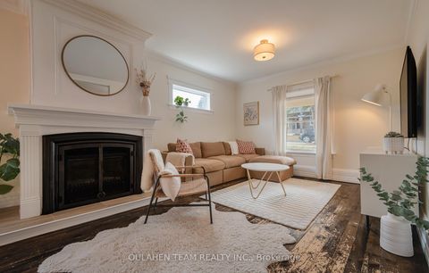 Photo 3 at 389 Ontario Street, Central Newmarket, Newmarket