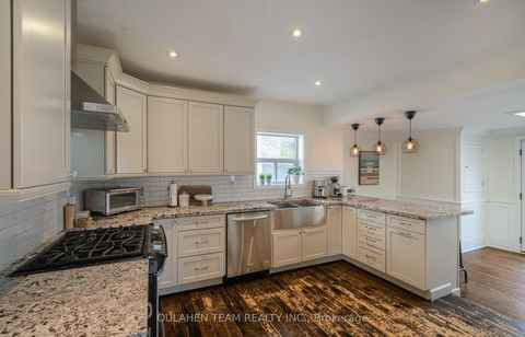 Photo 8 at 389 Ontario Street, Central Newmarket, Newmarket