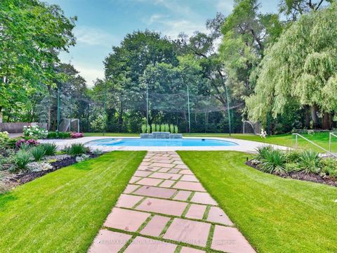 Photo 9 at 382 Old Yonge Street, Windfields, Toronto