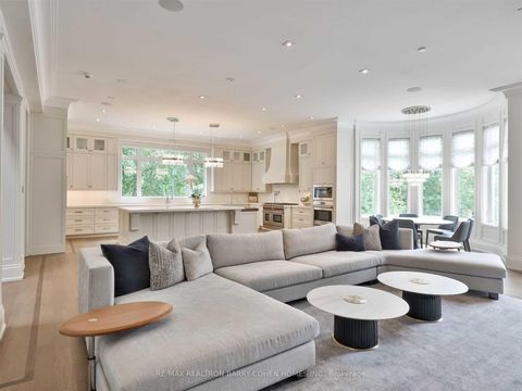 Photo 22 at 382 Old Yonge Street, Windfields, Toronto