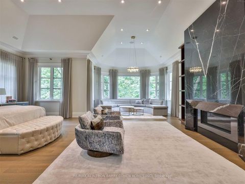 Photo 26 at 382 Old Yonge Street, Windfields, Toronto