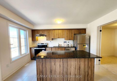 Photo 2 at 32 Silo Mews, Rural Barrie Southeast, Barrie