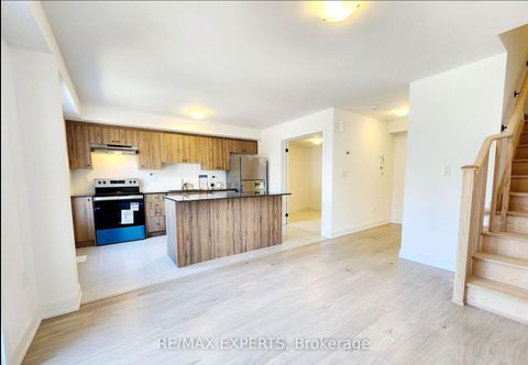 Photo 3 at 32 Silo Mews, Rural Barrie Southeast, Barrie