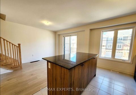 Photo 6 at 32 Silo Mews, Rural Barrie Southeast, Barrie