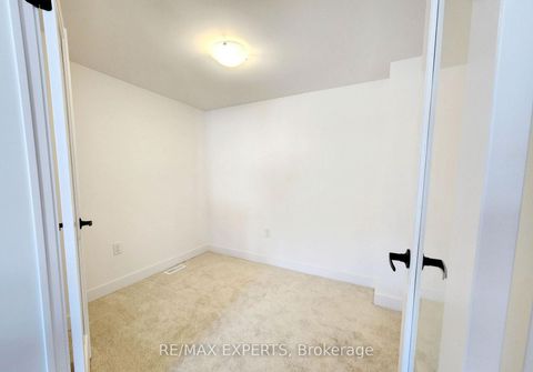 Photo 12 at 32 Silo Mews, Rural Barrie Southeast, Barrie