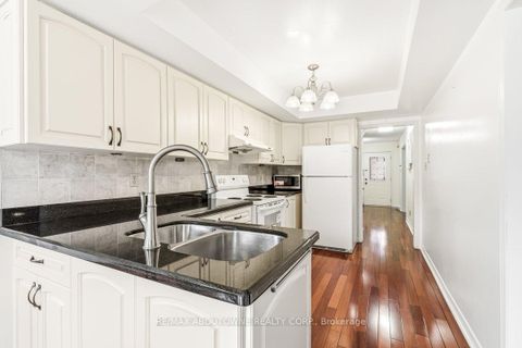 Photo 12 at 4538 Mayflower Drive, Hurontario, Mississauga