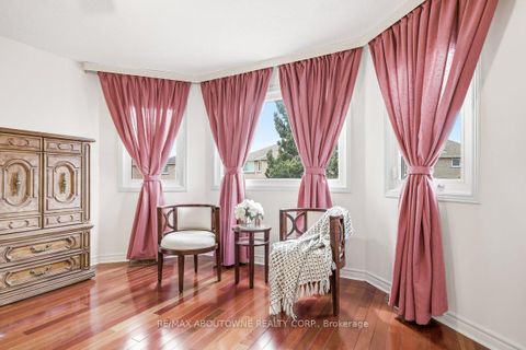 Photo 19 at 4538 Mayflower Drive, Hurontario, Mississauga