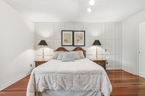 Photo 20 at 4538 Mayflower Drive, Hurontario, Mississauga