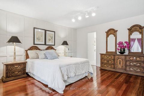 Photo 21 at 4538 Mayflower Drive, Hurontario, Mississauga