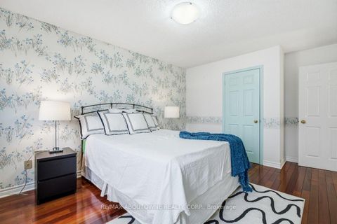 Photo 24 at 4538 Mayflower Drive, Hurontario, Mississauga