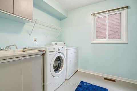 Photo 32 at 4538 Mayflower Drive, Hurontario, Mississauga