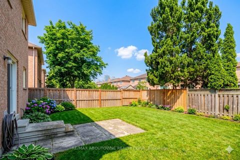 Photo 35 at 4538 Mayflower Drive, Hurontario, Mississauga